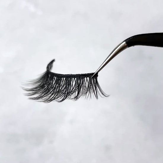 Melanie Jean Faux Silk Lash Bella Style, free shipping, multi use lash, glam, natural lashes